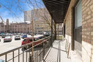 645 W Bittersweet Pl, Chicago, IL 60613 - Photo 13