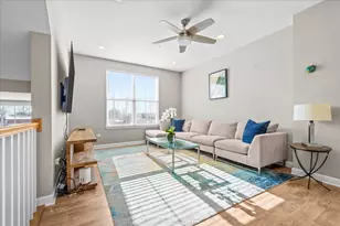 1941 Kingsley Cir, Northbrook, IL 60062 - Photo 3