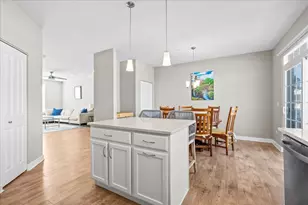 1941 Kingsley Cir, Northbrook, IL 60062 - Photo 7