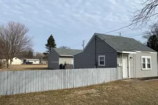 880 E Riverside Blvd, Loves Park, IL 61111 - Photo 7