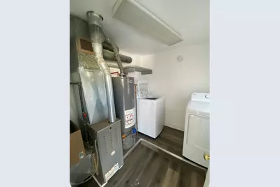 880 E Riverside Boulevard, Loves Park, IL 61111 - Photo 5