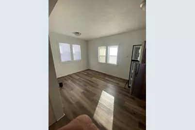 880 E Riverside Boulevard, Loves Park, IL 61111 - Photo 3