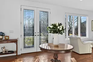 285 Middaugh Rd, Clarendon Hills, IL 60514 - Photo 3