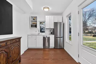 285 Middaugh Rd, Clarendon Hills, IL 60514 - Photo 29