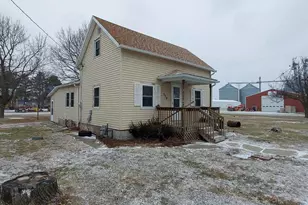 506 State St, New Windsor, IL 61465 - Photo 3