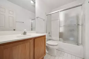 171 Old Oak Ct W, Buffalo Grove, IL 60089 - Photo 15