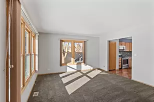 1136 10 Pin Ln, Zion, IL 60099 - Photo 3
