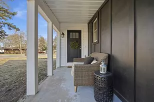 509 E Ash St, Fairbury, IL 61739 - Photo 3