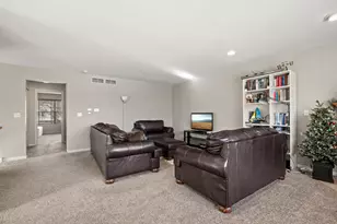 7917 Windsor Dr, Darien, IL 60561 - Photo 5