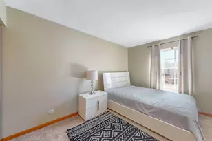 2500 Rosehall Ln, Aurora, IL 60503 - Photo 17