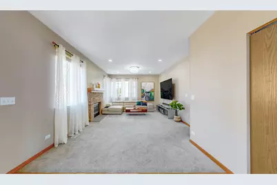 2500 Rosehall Lane, Aurora, IL 60503 - Photo 9