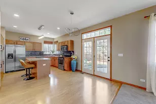 2500 Rosehall Ln, Aurora, IL 60503 - Photo 5