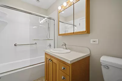 936 E Old Willow Road #104, Prospect Heights, IL 60070 - Photo 17