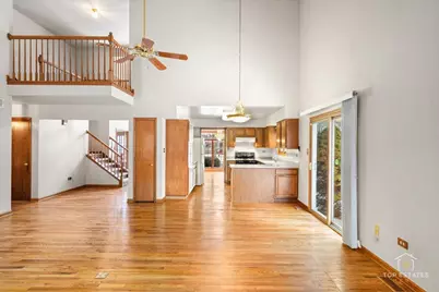 1190 Woodcreek Lane, Hoffman Estates, IL 60169 - Photo 7