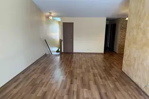 12 Truman Ct, Streamwood, IL 60107 - Photo 5