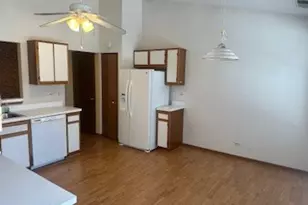 12 Truman Ct, Streamwood, IL 60107 - Photo 11