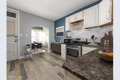 3348 N Albany Avenue, Chicago, IL 60618 - Photo 5