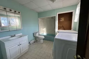 410 N Colfax St, Crescent City, IL 60928 - Photo 5