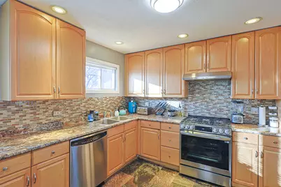 1501 Pawnee Road, Carpentersville, IL 60110 - Photo 13
