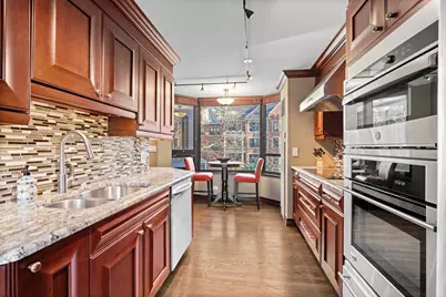 [Address not provided], Chicago, IL 60610 - Photo 9