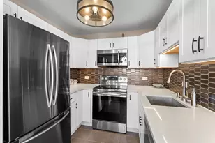 3660 N Lake Shore Dr, Chicago, IL 60613 - Photo 17