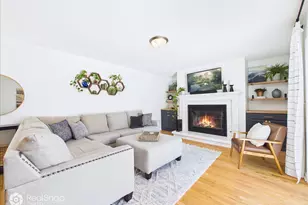 34070 N Lilac Ave, Grayslake, IL 60030 - Photo 11