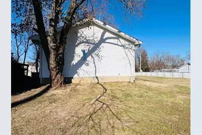 1007 Murphy Street, Eldorado, IL 62930 - Photo 7