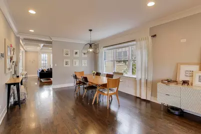 2429 W Pensacola Avenue, Chicago, IL 60618 - Photo 9