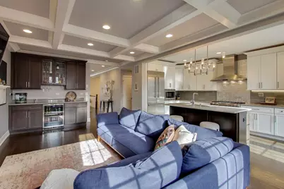 2429 W Pensacola Avenue, Chicago, IL 60618 - Photo 15