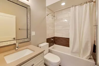 2429 W Pensacola Avenue, Chicago, IL 60618 - Photo 27