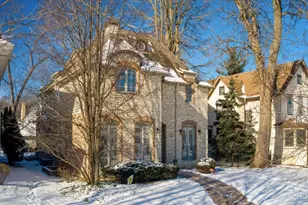 128 S Clay St, Hinsdale, IL 60521 - Photo 3