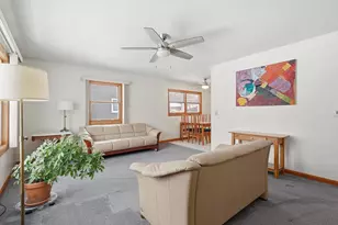 8114 9th St W, Rock Island, IL 61201 - Photo 3