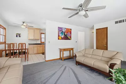 8114 9th Street W, Rock Island, IL 61201 - Photo 5