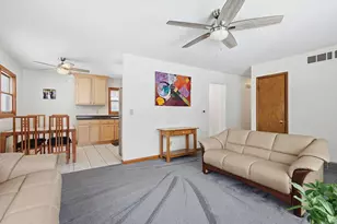 8114 9th St W, Rock Island, IL 61201 - Photo 5