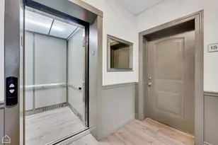 4235 S Calumet Ave, Chicago, IL 60653 - Photo 11