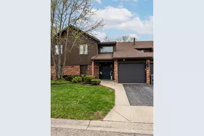 15 Creekside Circle #B, Elgin, IL 60123 - Photo 1