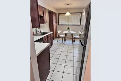 15 Creekside Circle #B, Elgin, IL 60123 - Photo 5