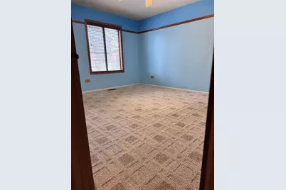 15 Creekside Circle #B, Elgin, IL 60123 - Photo 9