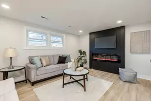 9132 Lincolnwood Dr, Evanston, IL 60203 - Photo 15