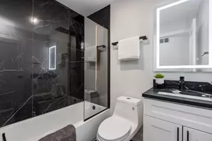 9132 Lincolnwood Dr, Evanston, IL 60203 - Photo 5