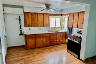 208 N 6th St, Kirkland, IL 60146 - Photo 3