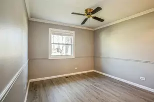 923 Jeffery Ct, Schaumburg, IL 60193 - Photo 7