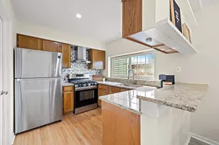 1915 Ozark Pkwy, Algonquin, IL 60102 - Photo 11