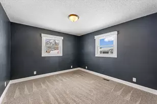 302 N Jackson St, Philo, IL 61864 - Photo 13