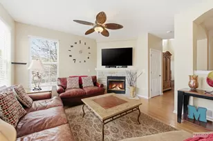 467 Vaughn Cir, Aurora, IL 60502 - Photo 11