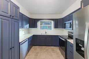 1734 W Stephenson St, Freeport, IL 61032 - Photo 9