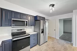 1734 W Stephenson St, Freeport, IL 61032 - Photo 9