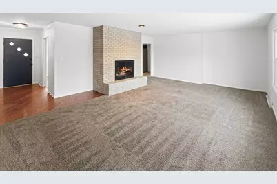 1734 W Stephenson Street, Freeport, IL 61032 - Photo 5