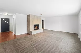 1734 W Stephenson St, Freeport, IL 61032 - Photo 5