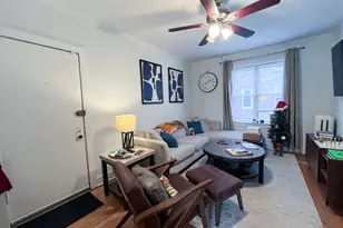 654 W Oakdale Ave, Chicago, IL 60657 - Photo 3